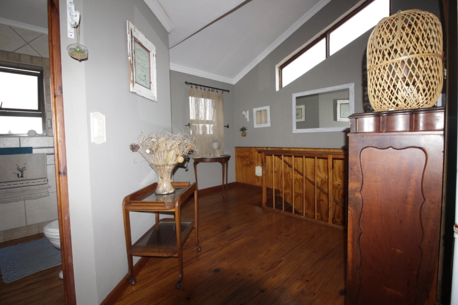 6 Bedroom Property for Sale in Paradise Beach Eastern Cape